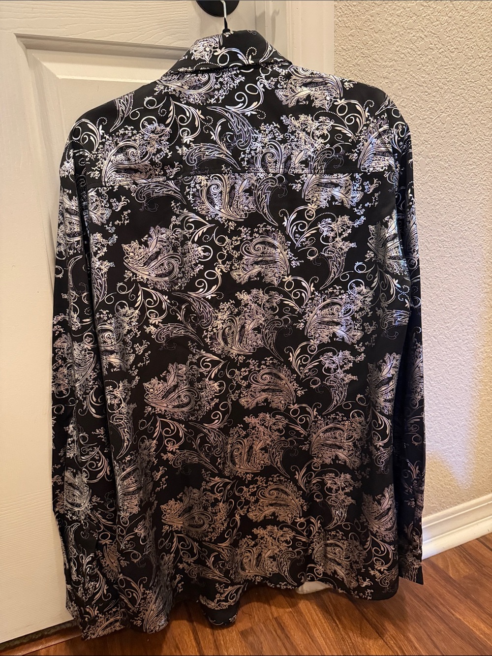 ZERoyaa Black Paisley Dress Shirt for Men - Picture 6 of 6